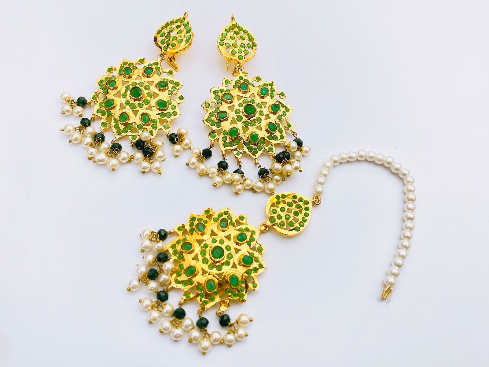 Earribgs & Bindiya