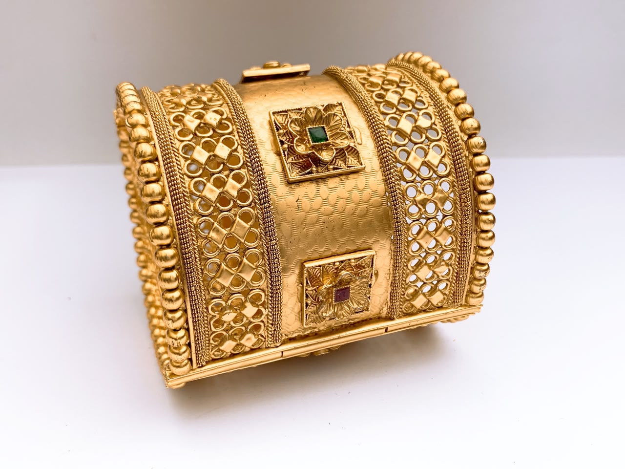 Hand-Cuff