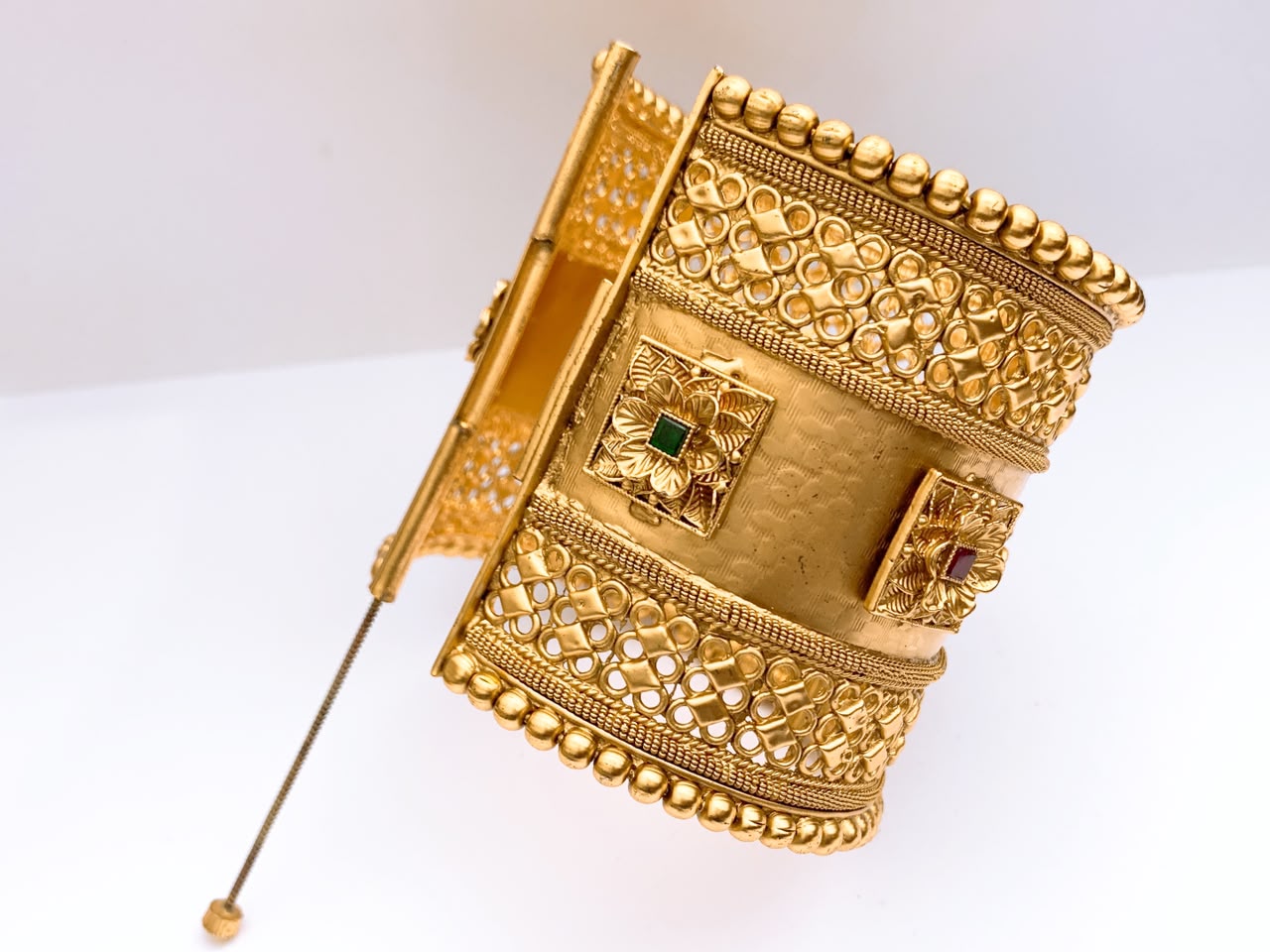 Hand-Cuff