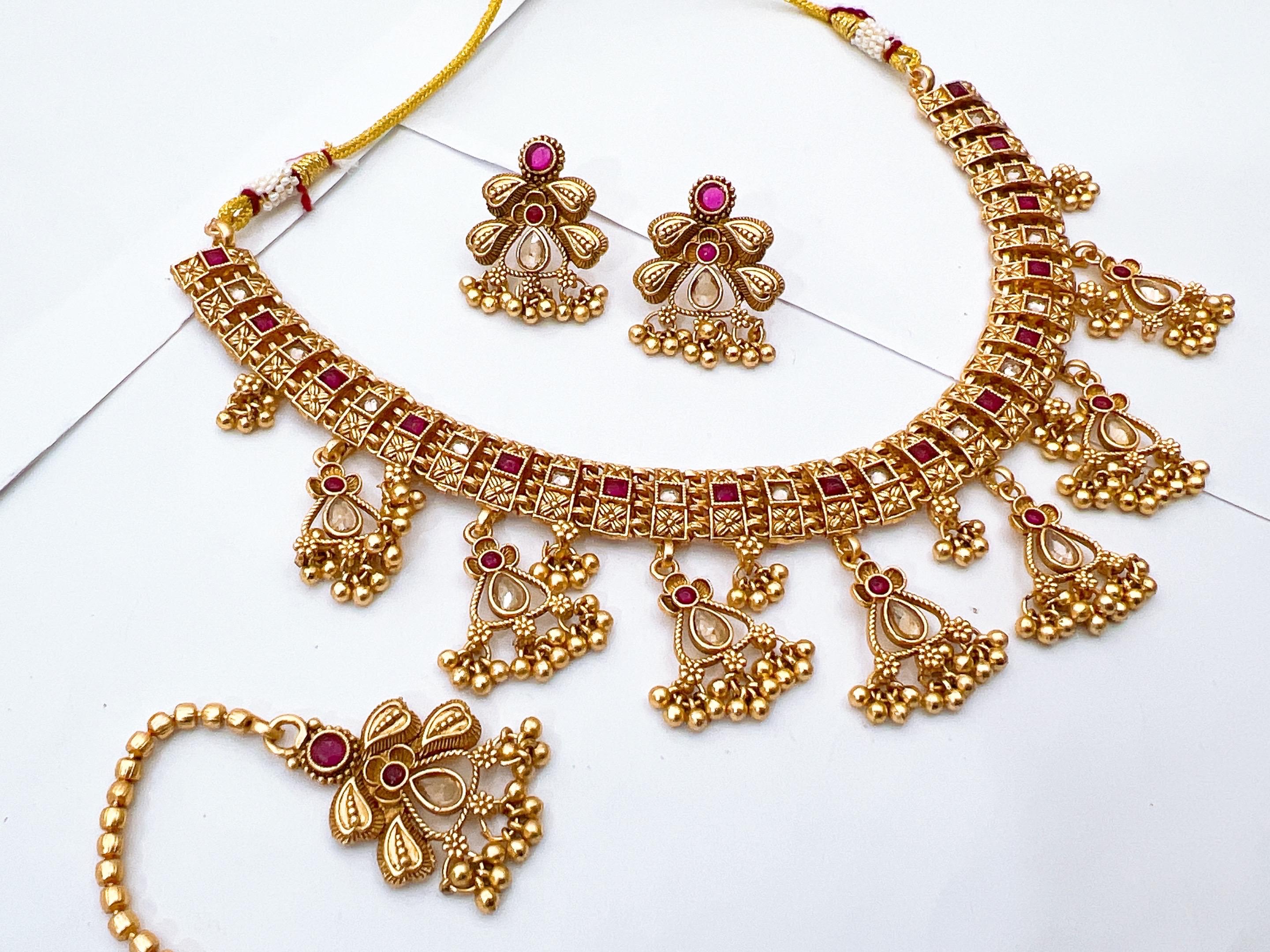 Necklace Set