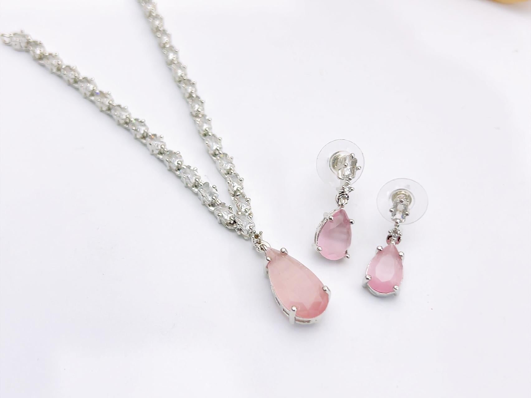 Necklace set